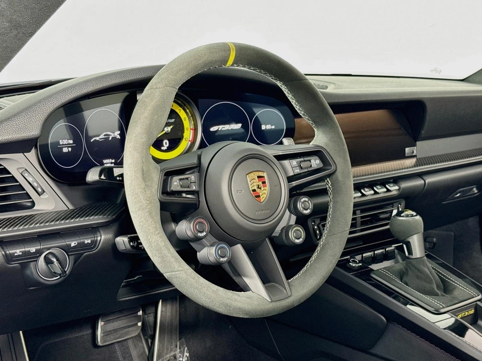 2025 Porsche 992 GT3 RS - Image 16 of 31