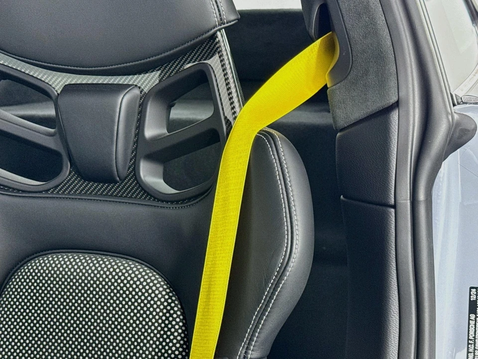 2025 Porsche 992 GT3 RS - Image 27 of 31