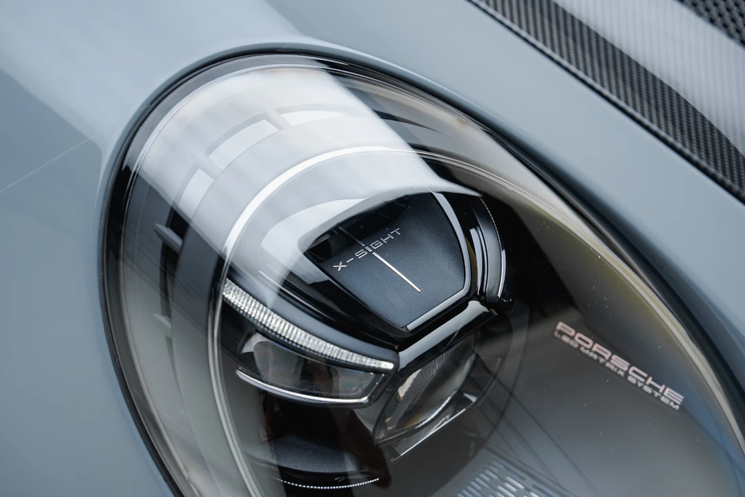2025 Porsche 992 GT3 RS - Image 27 of 31