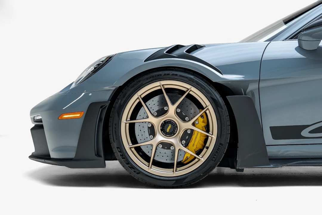 2025 Porsche 992 GT3 RS - Image 20 of 31