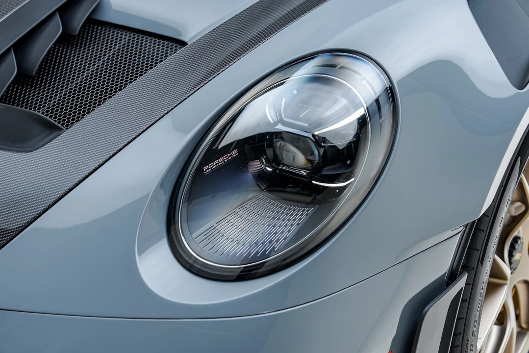 2025 Porsche 992 GT3 RS - Image 25 of 31