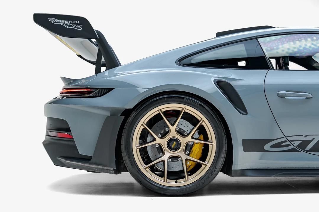 2025 Porsche 992 GT3 RS - Image 18 of 31