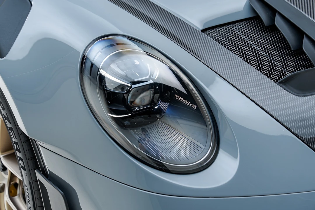 2025 Porsche 992 GT3 RS - Image 26 of 31