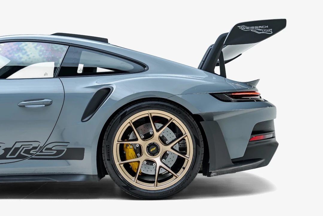 2025 Porsche 992 GT3 RS - Image 17 of 31