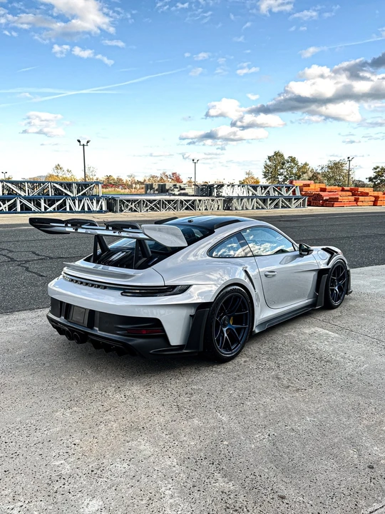 2025 Porsche 992 GT3 RS - Image 19 of 21