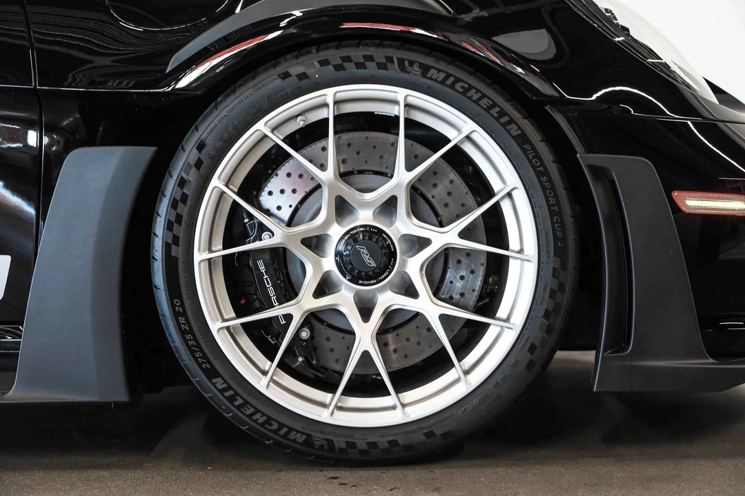 2025 Porsche 992 GT3 RS - Image 16 of 31