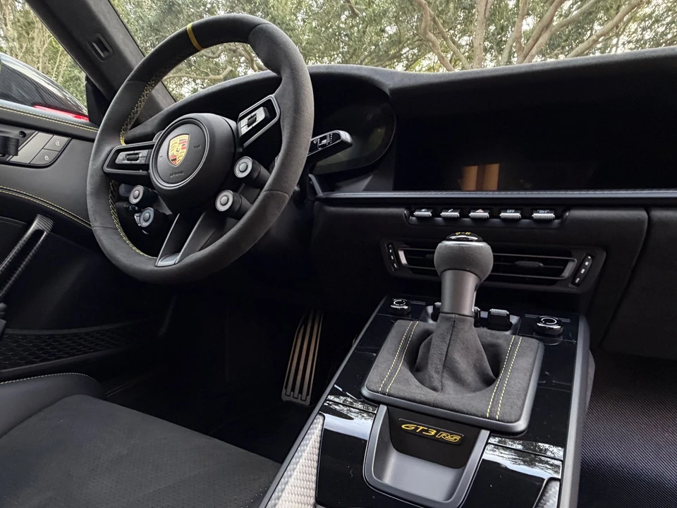 2025 Porsche 992 GT3 RS - Image 21 of 30