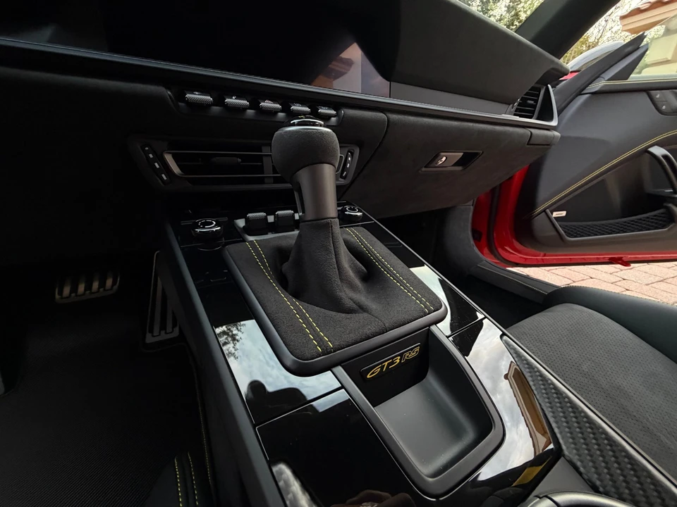 2025 Porsche 992 GT3 RS - Image 25 of 30