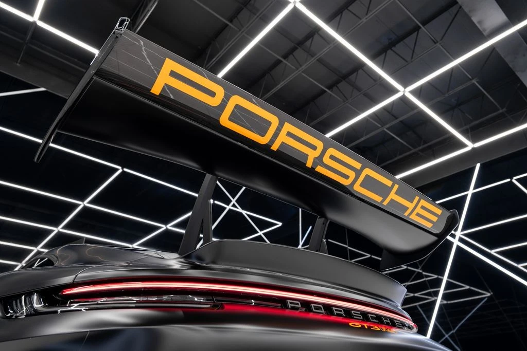 2025 Porsche 992 GT3 RS - Image 16 of 21