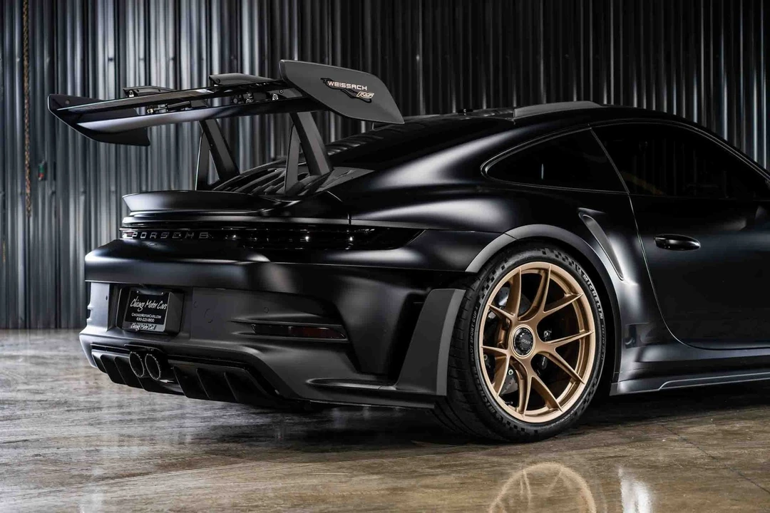2025 Porsche 992 GT3 RS - Image 2 of 31