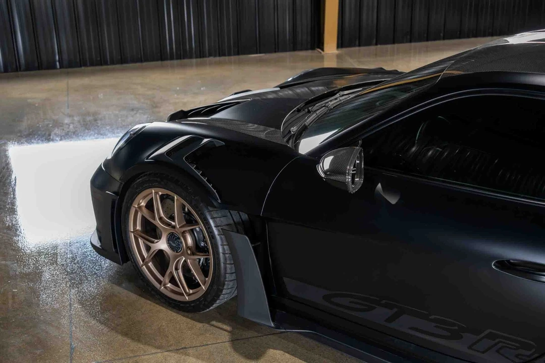 2025 Porsche 992 GT3 RS - Image 19 of 31