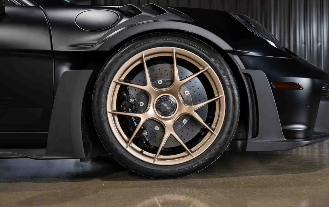 2025 Porsche 992 GT3 RS - Image 14 of 31