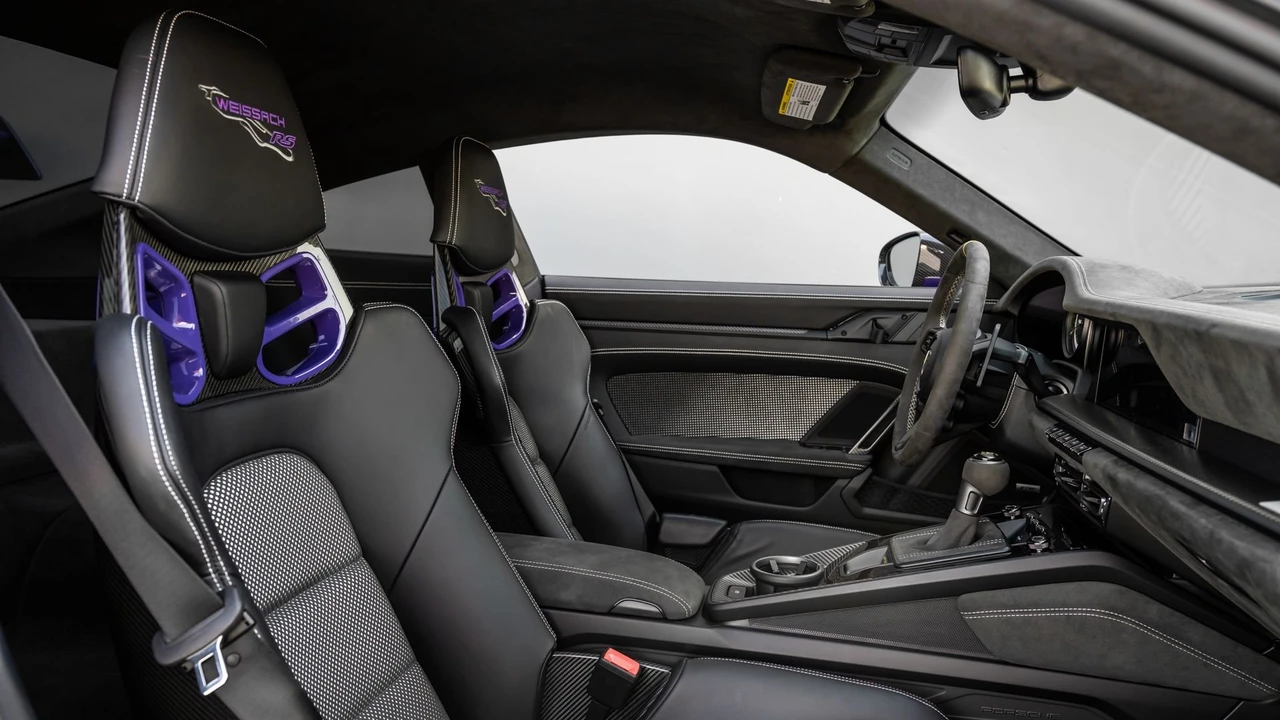 2025 Porsche 992 GT3 RS - Image 13 of 31