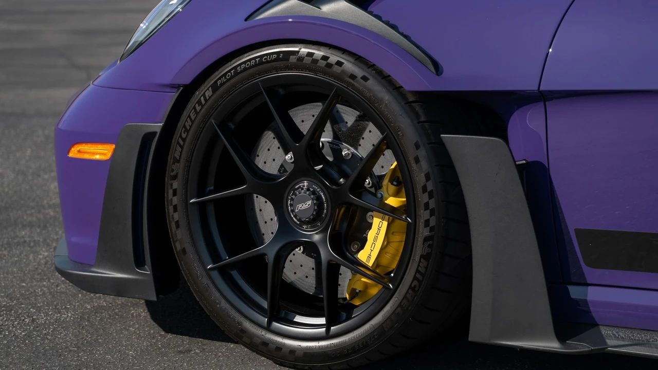 2025 Porsche 992 GT3 RS - Image 7 of 31