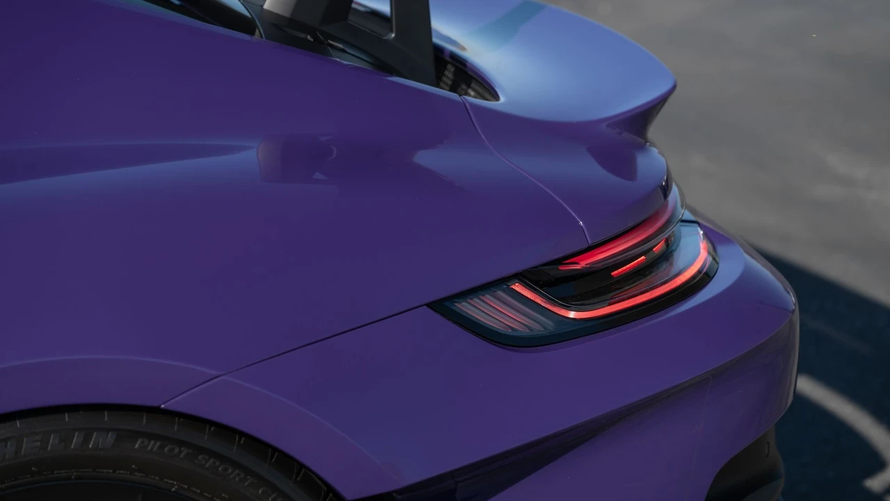 2025 Porsche 992 GT3 RS - Image 18 of 31