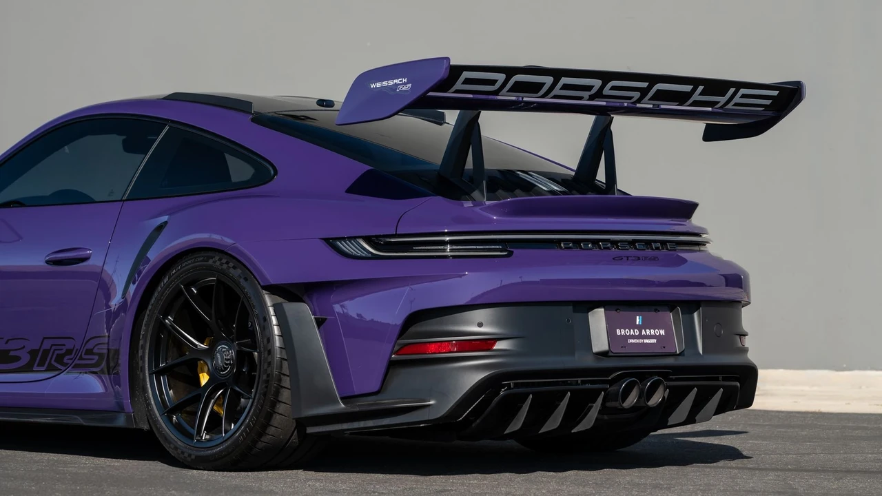 2025 Porsche 992 GT3 RS - Image 21 of 31