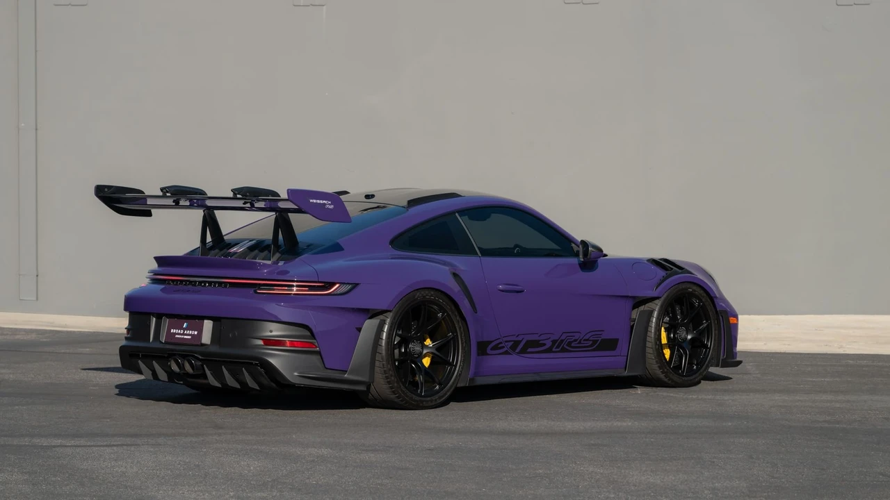 2025 Porsche 992 GT3 RS - Image 10 of 31