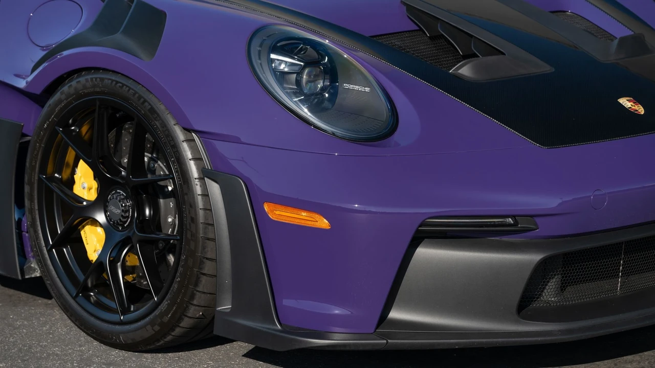 2025 Porsche 992 GT3 RS - Image 25 of 31