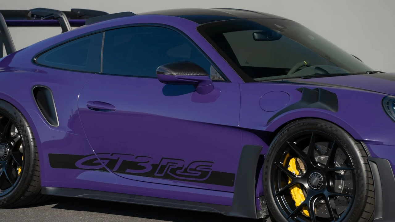 2025 Porsche 992 GT3 RS - Image 28 of 31