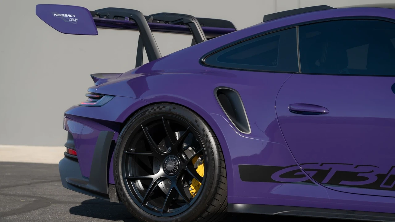 2025 Porsche 992 GT3 RS - Image 24 of 31