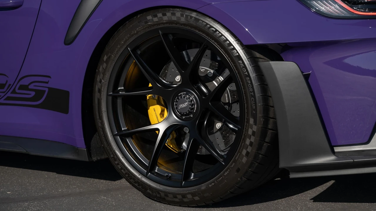 2025 Porsche 992 GT3 RS - Image 20 of 31
