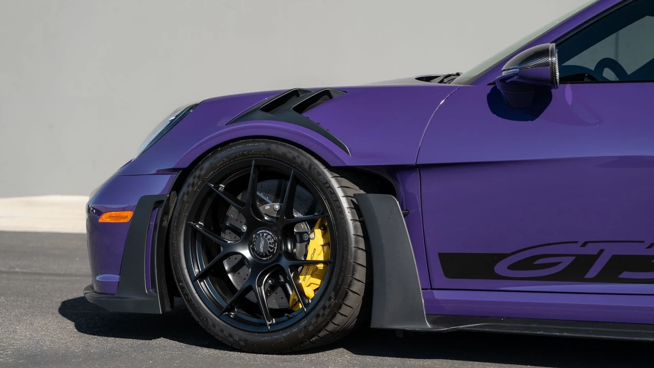 2025 Porsche 992 GT3 RS - Image 15 of 31