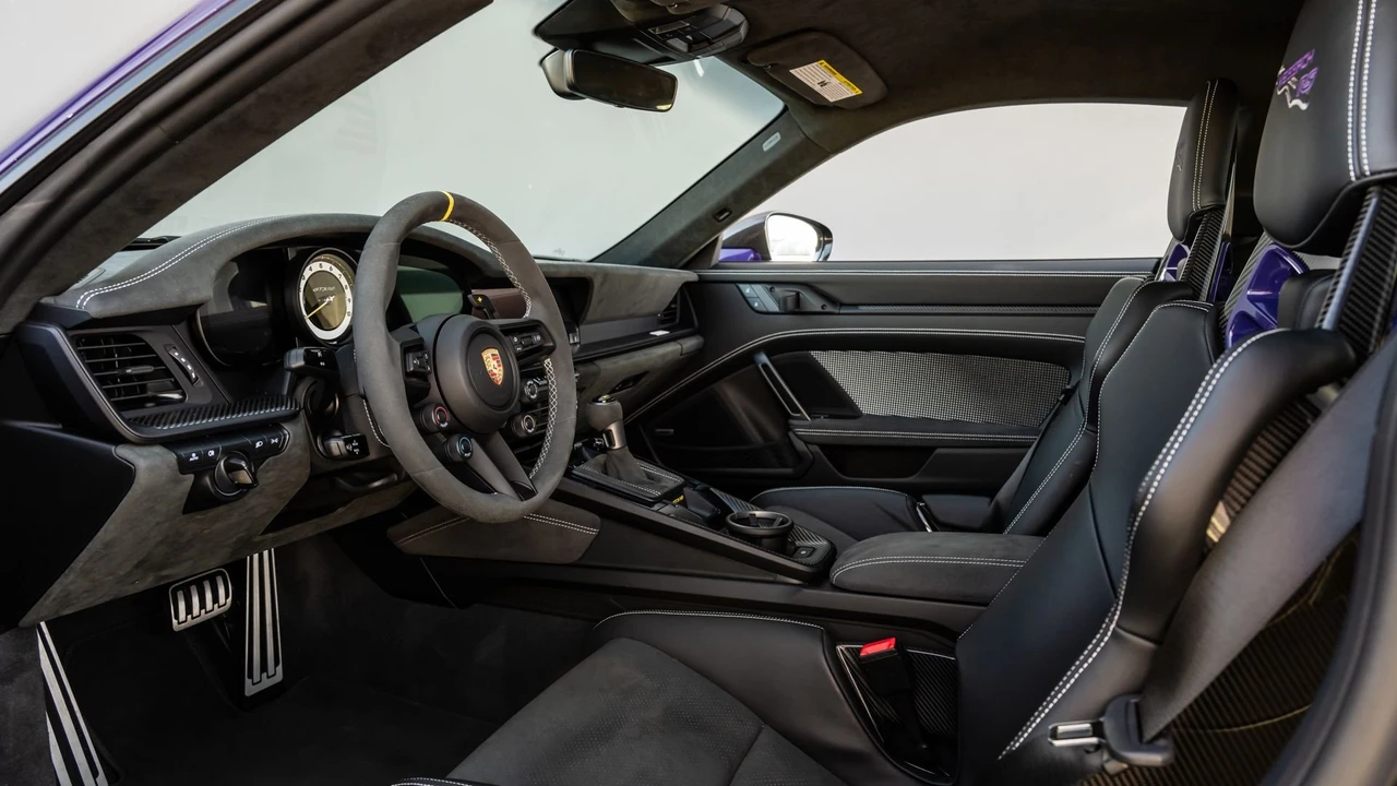 2025 Porsche 992 GT3 RS - Image 9 of 31
