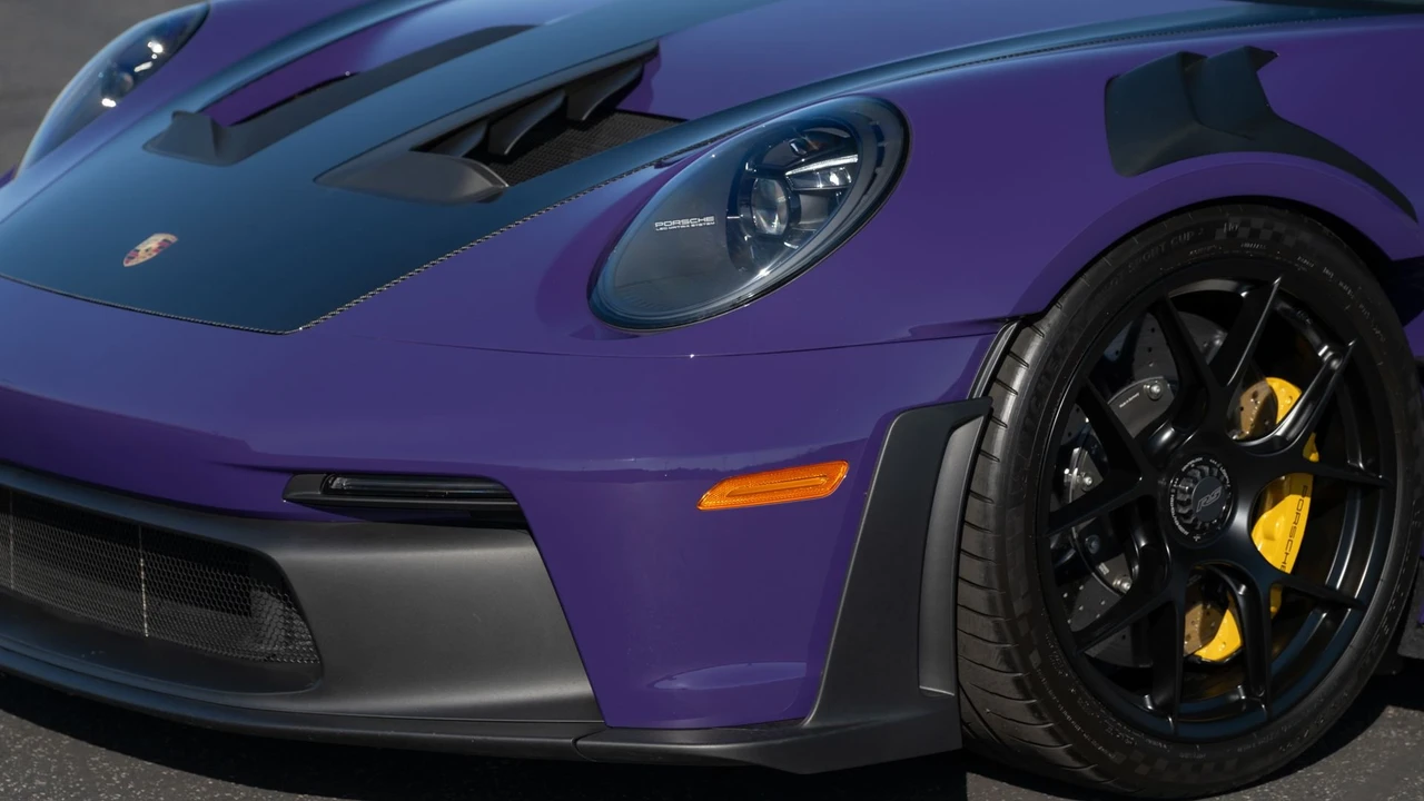 2025 Porsche 992 GT3 RS - Image 26 of 31