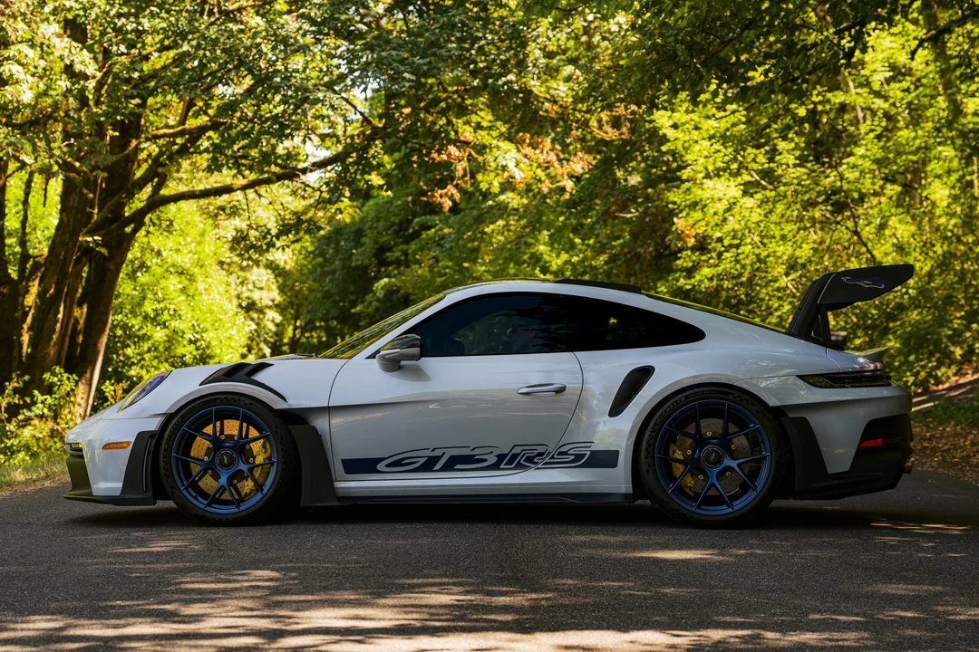 2025 Porsche 992 GT3 RS - Image 16 of 31