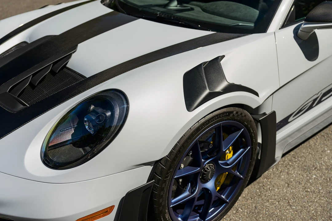 2025 Porsche 992 GT3 RS - Image 18 of 31