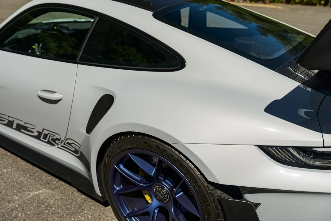 2025 Porsche 992 GT3 RS - Image 19 of 31