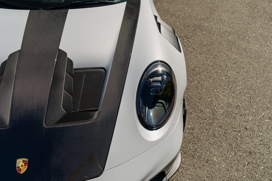 2025 Porsche 992 GT3 RS - Image 28 of 31
