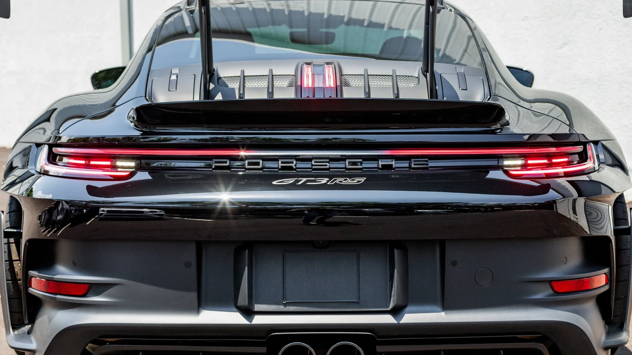 2025 Porsche 992 GT3 RS - Image 30 of 31