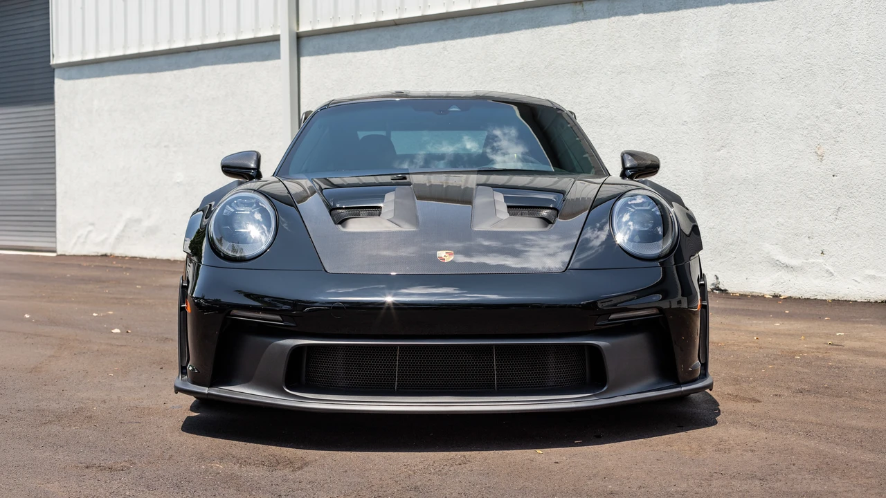2025 Porsche 992 GT3 RS - Image 2 of 31