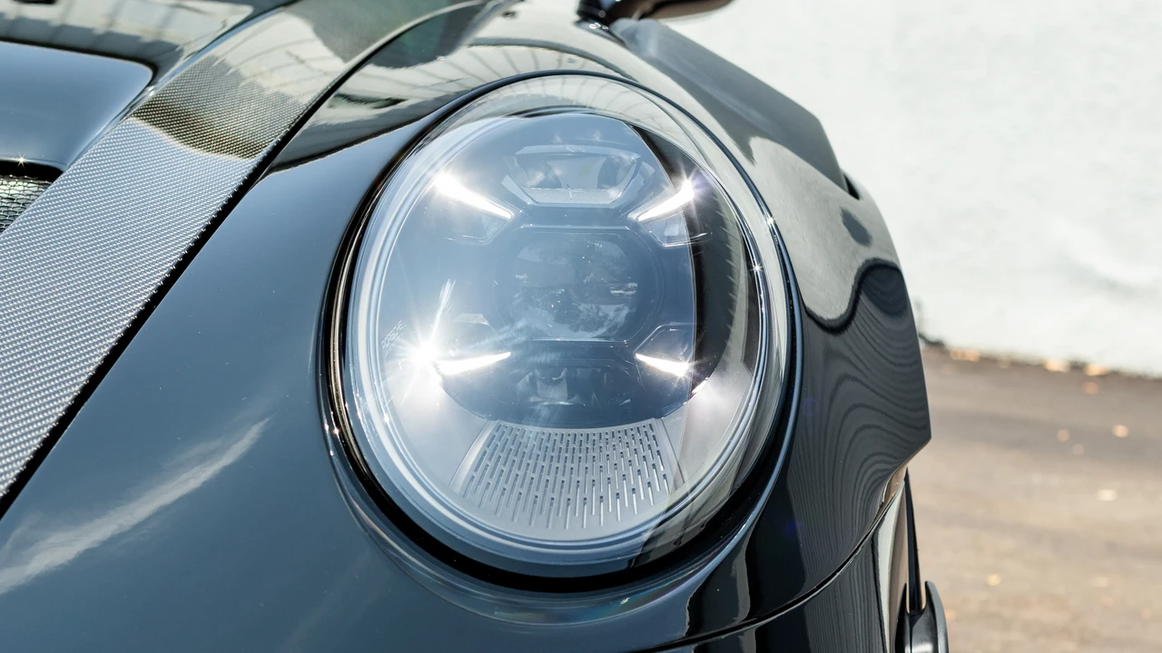 2025 Porsche 992 GT3 RS - Image 21 of 31