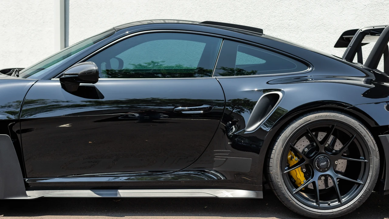 2025 Porsche 992 GT3 RS - Image 10 of 31