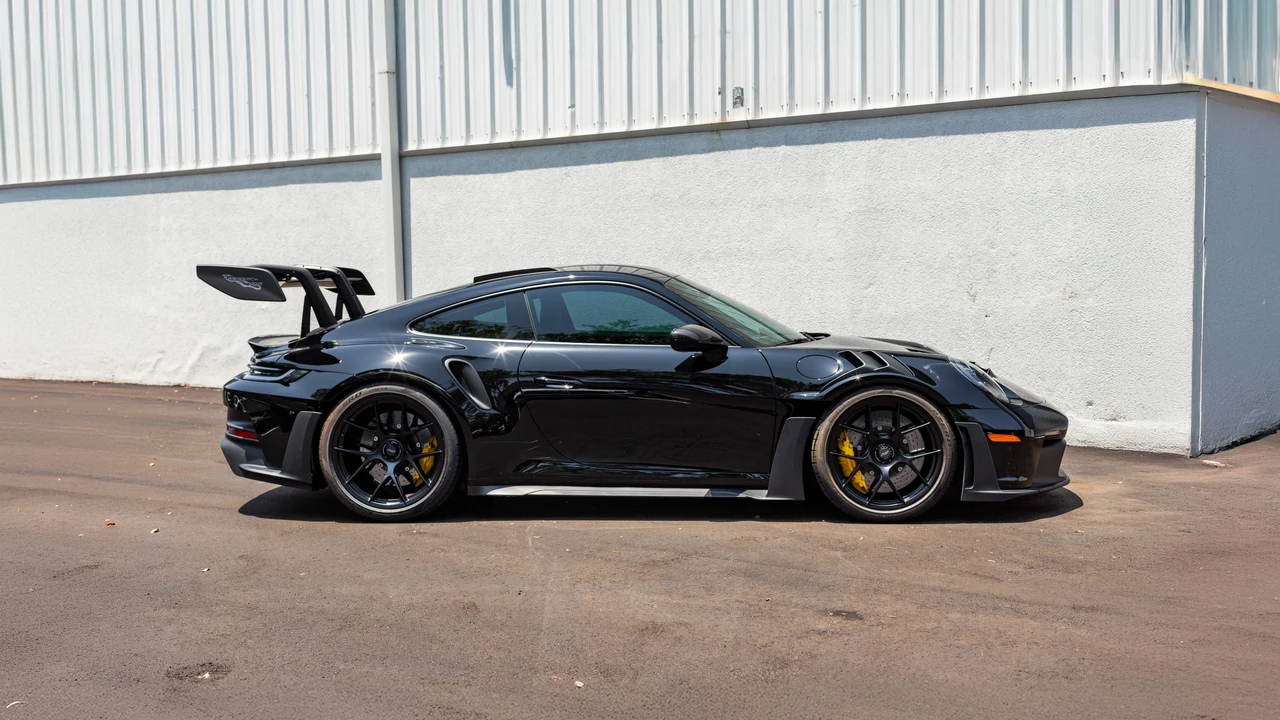 2025 Porsche 992 GT3 RS - Image 8 of 31