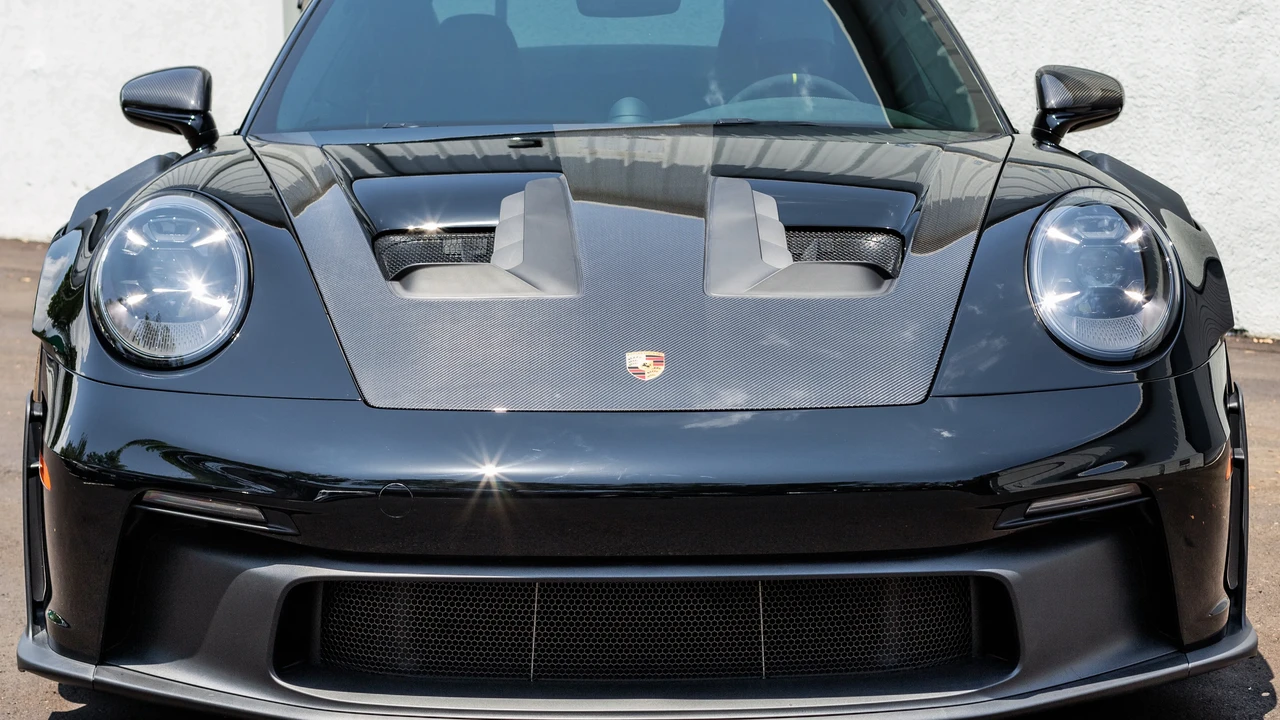2025 Porsche 992 GT3 RS - Image 29 of 31