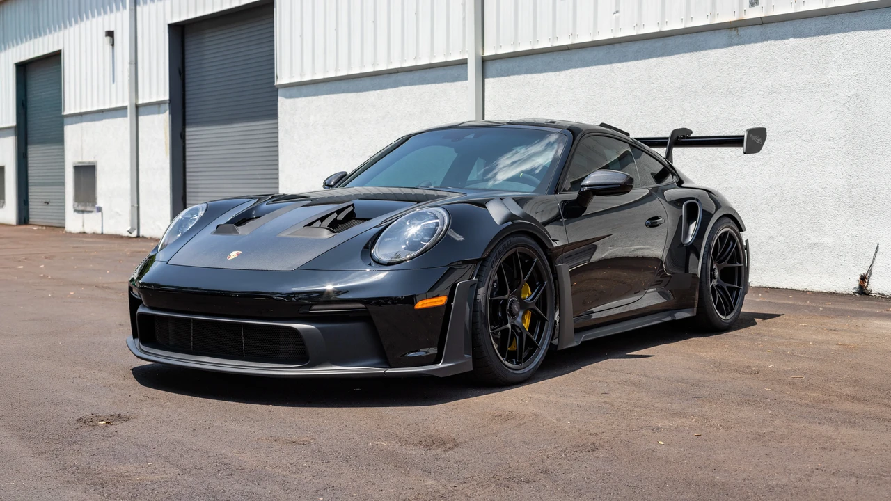2025 Porsche 992 GT3 RS - Image 3 of 31