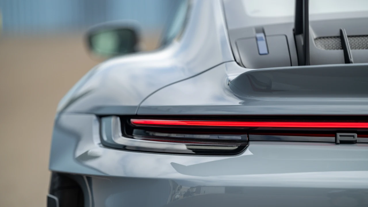 2025 Porsche 992 GT3 RS - Image 15 of 31