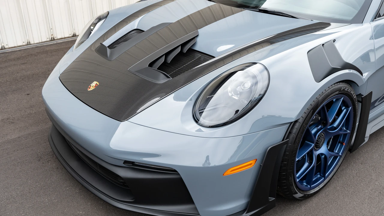 2025 Porsche 992 GT3 RS - Image 17 of 31