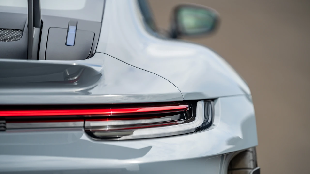 2025 Porsche 992 GT3 RS - Image 16 of 31