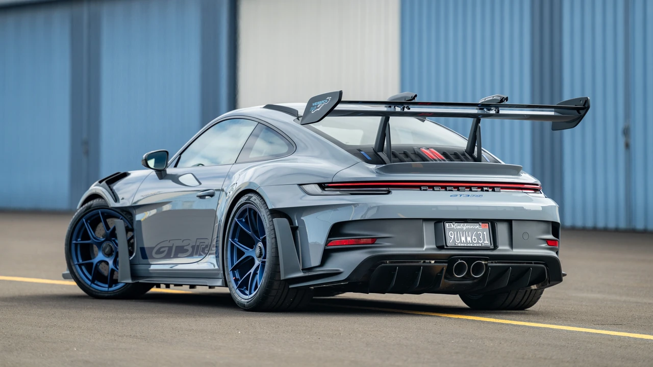 2025 Porsche 992 GT3 RS - Image 8 of 31