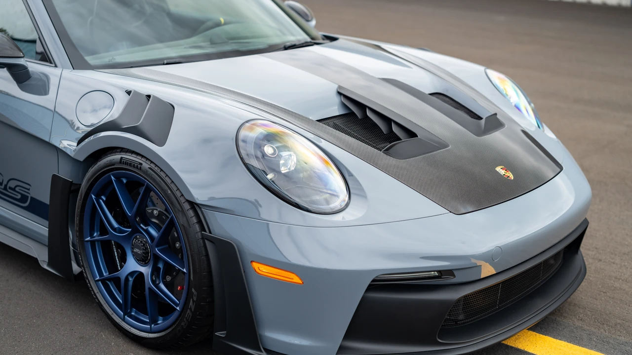 2025 Porsche 992 GT3 RS - Image 18 of 31