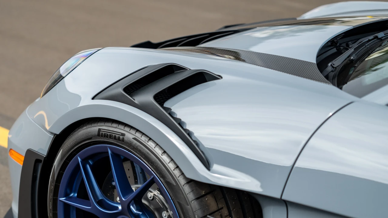2025 Porsche 992 GT3 RS - Image 26 of 31
