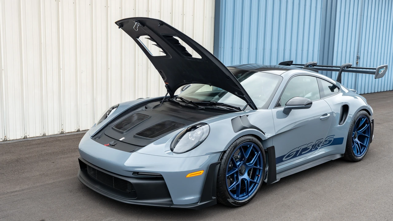 2025 Porsche 992 GT3 RS - Image 10 of 31