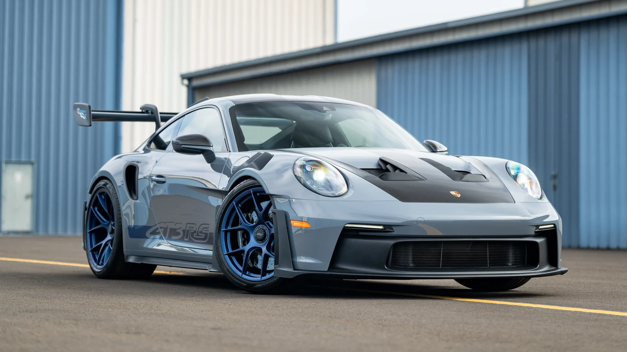 2025 Porsche 992 GT3 RS - Image 3 of 31
