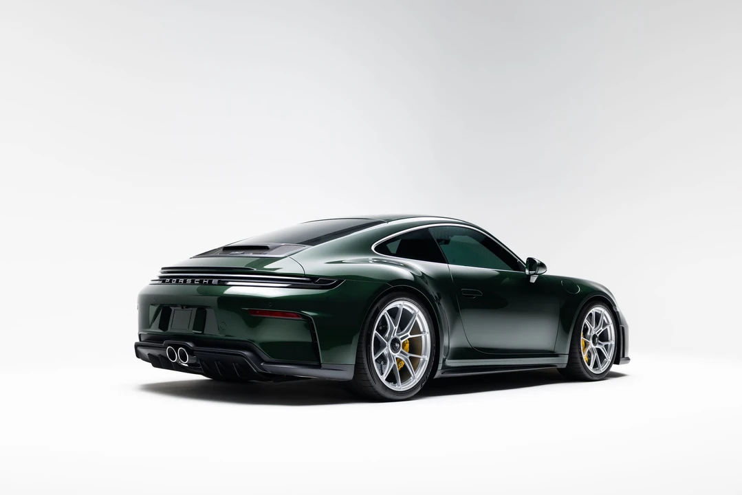 2025 Porsche 992 GT3 Touring - Image 17 of 31