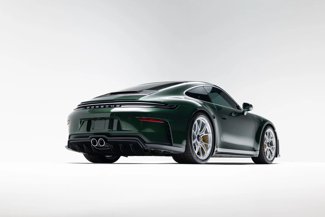 2025 Porsche 992 GT3 Touring - Image 19 of 31