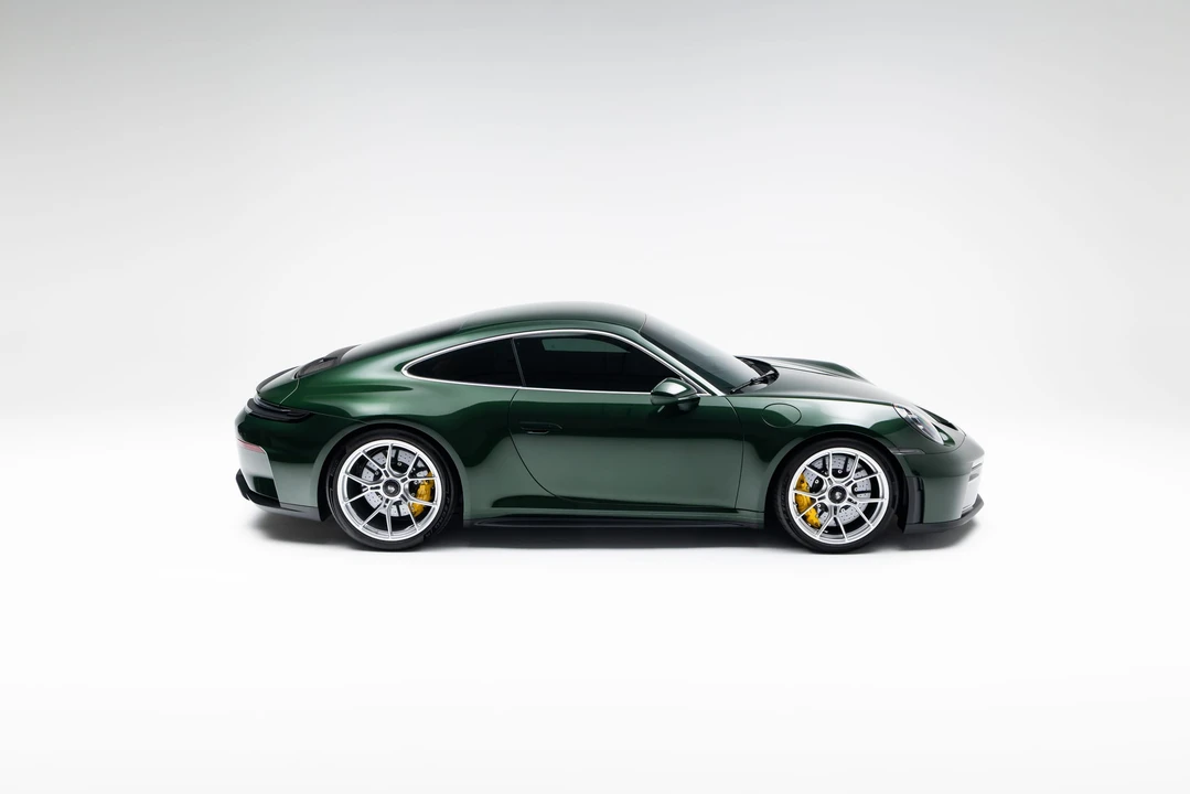 2025 Porsche 992 GT3 Touring - Image 14 of 31